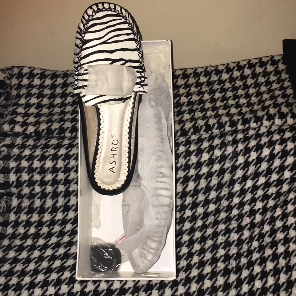 Shoes - Picture 5 of 5